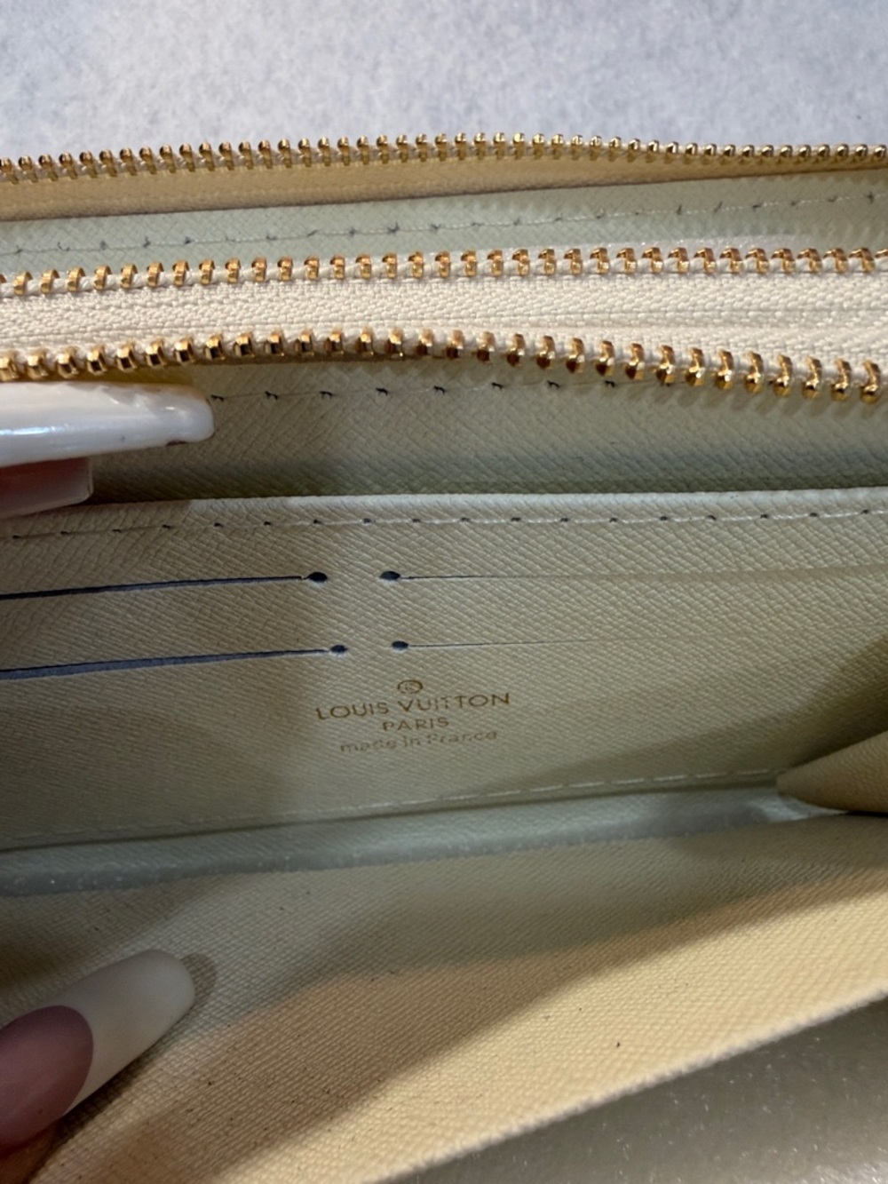 Lv Damier Azur double Zip Around Wallet - White/Gray - Picture 7 of 11